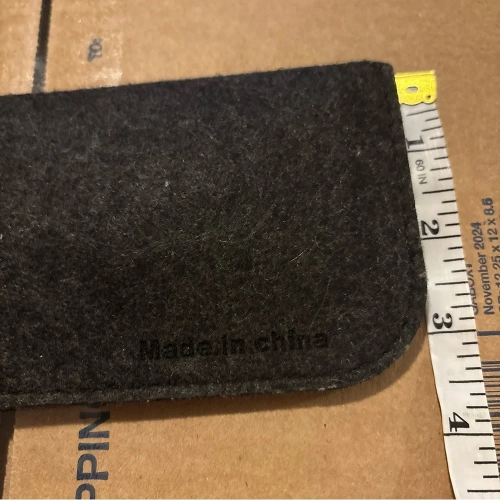 Feisedy Felt Eyeglass Case Snap Closure Keychain Soft Sunglasses Pouch